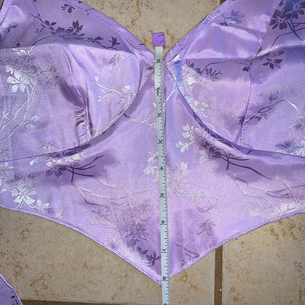 Halter Silk Tie Top Size small in lilac - Picture 4 of 11